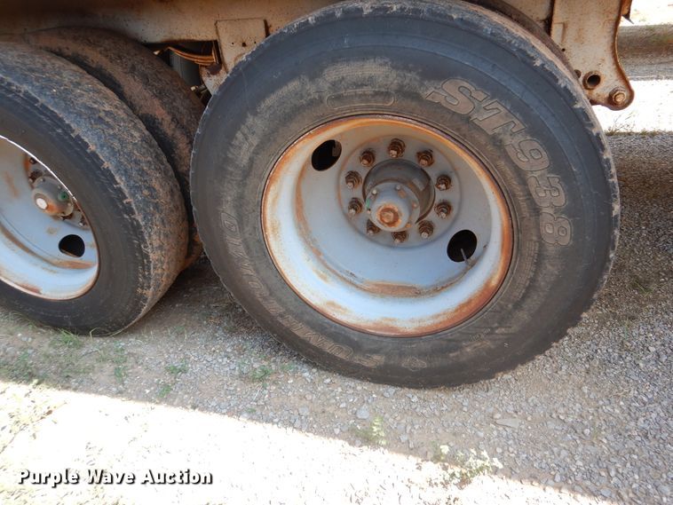 image for item DK2343 1986 Wilson 1W1  grain trailer