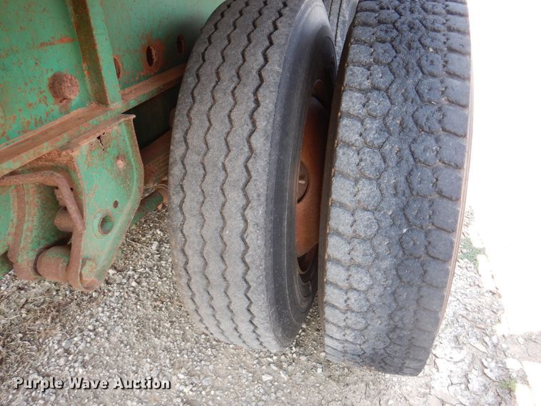 image for item DK2346 1984 Doresy  flatbed trailer