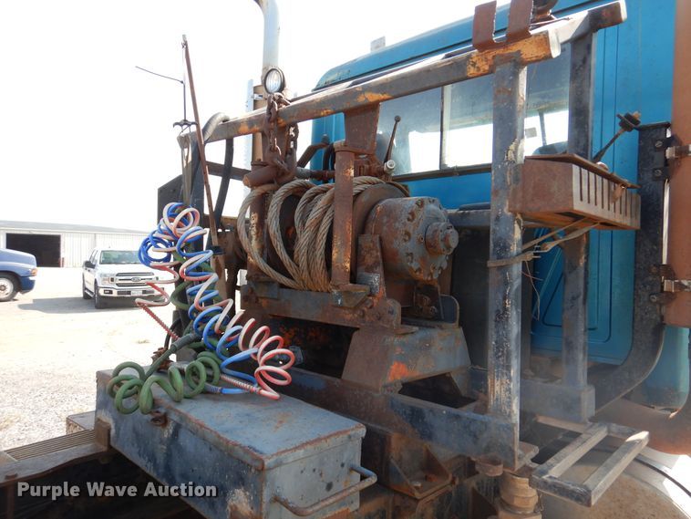 image for item DK2360 1993 Mack CH613  semi truck