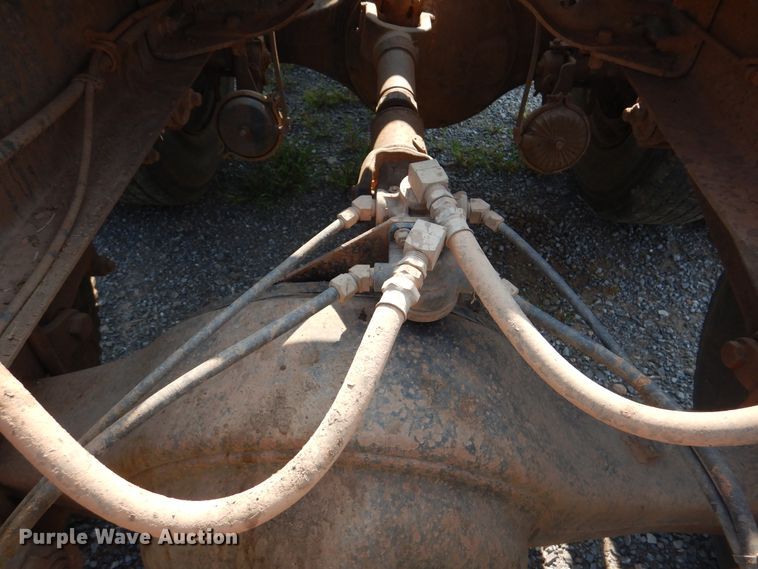 image for item DK2360 1993 Mack CH613  semi truck