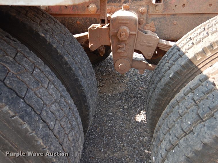 image for item DK2360 1993 Mack CH613  semi truck