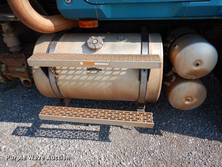 image for item DK2360 1993 Mack CH613  semi truck