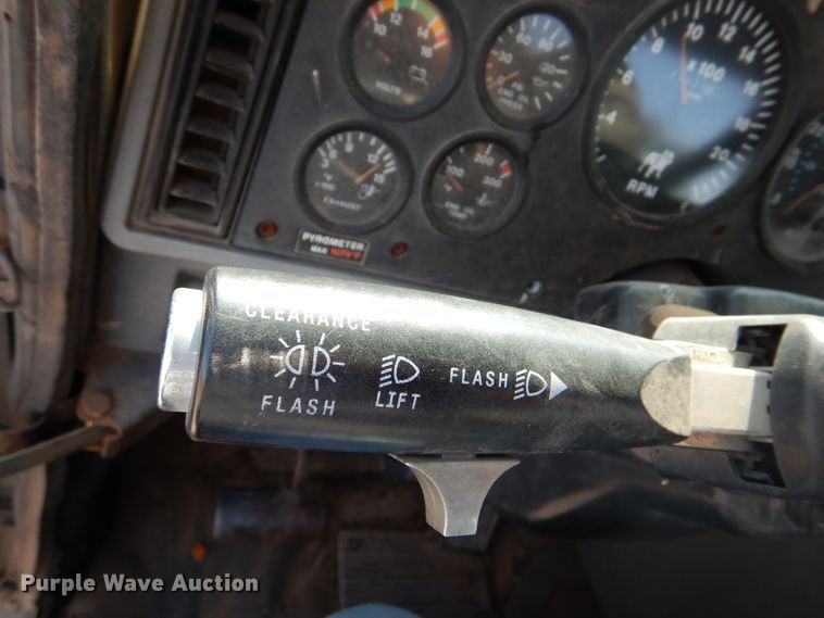 image for item DK2360 1993 Mack CH613  semi truck