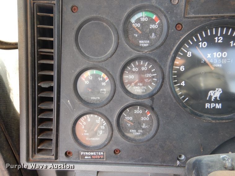 image for item DK2360 1993 Mack CH613  semi truck