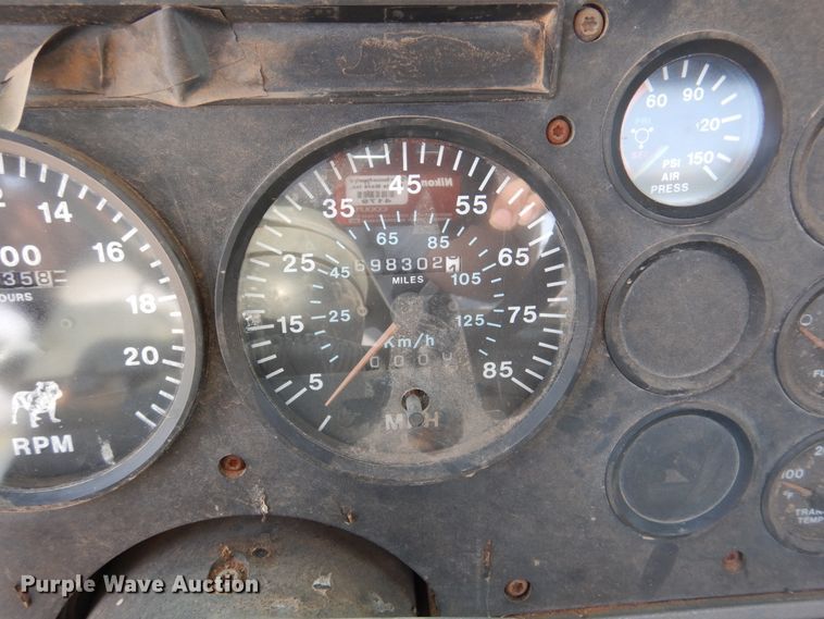 image for item DK2360 1993 Mack CH613  semi truck