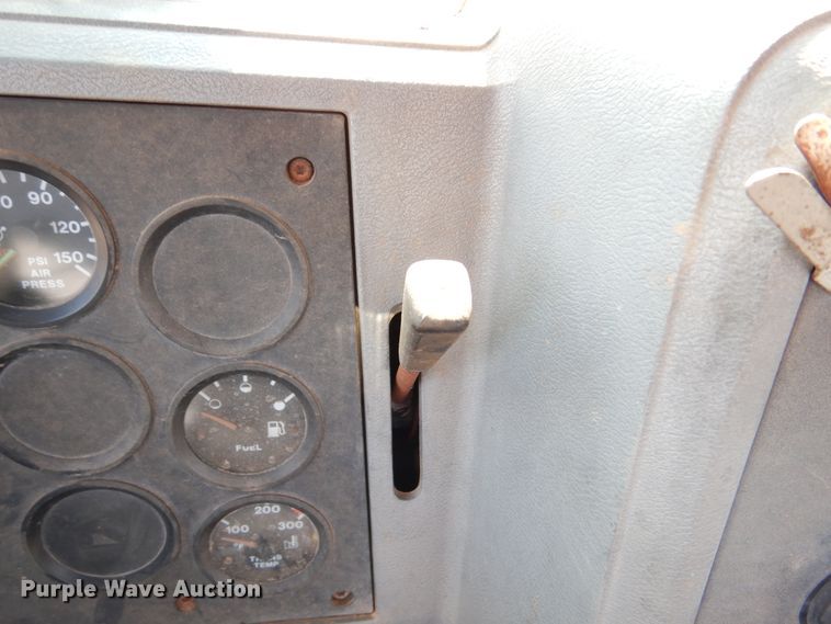 image for item DK2360 1993 Mack CH613  semi truck