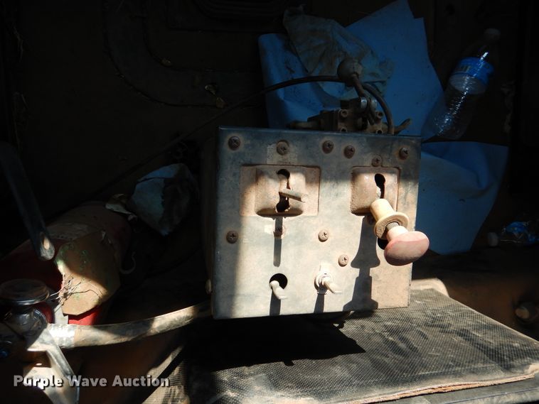 image for item DK2360 1993 Mack CH613  semi truck