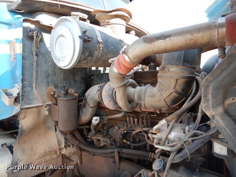 image for item DK2360 1993 Mack CH613  semi truck