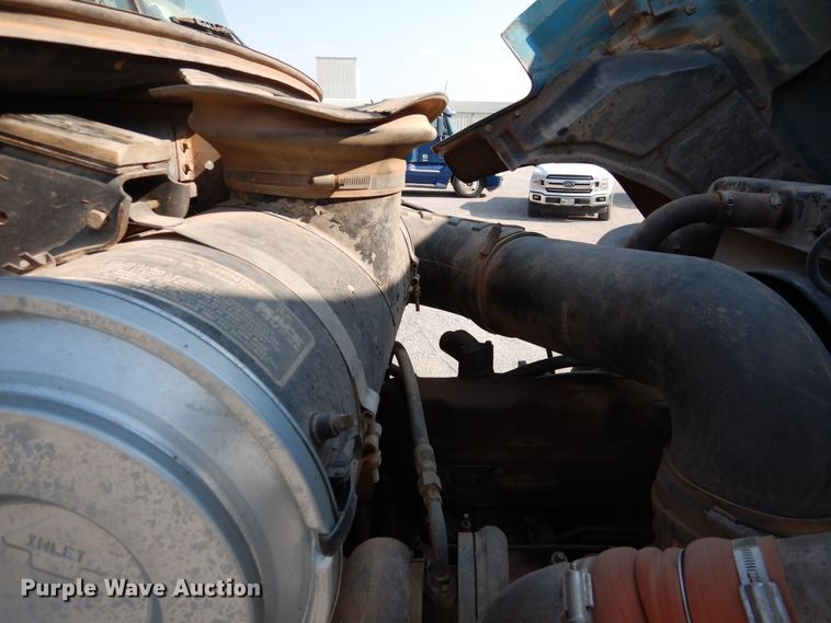 image for item DK2360 1993 Mack CH613  semi truck