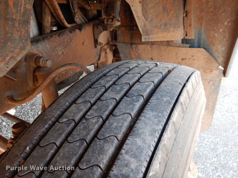 image for item DK2360 1993 Mack CH613  semi truck