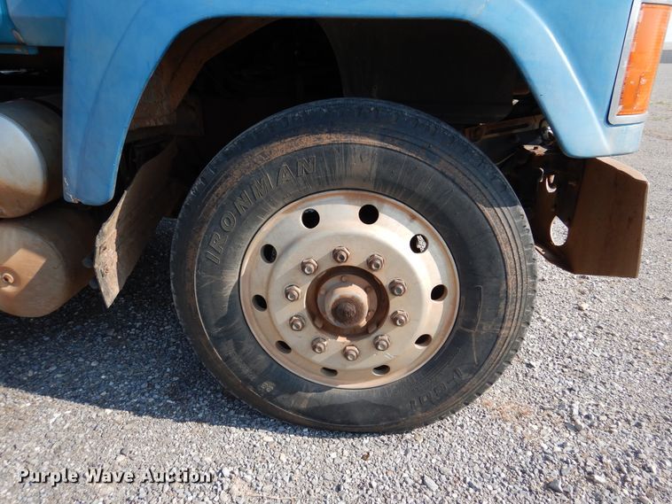 image for item DK2360 1993 Mack CH613  semi truck