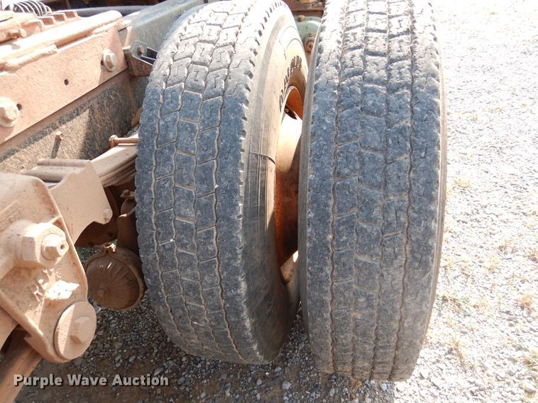 image for item DK2360 1993 Mack CH613  semi truck