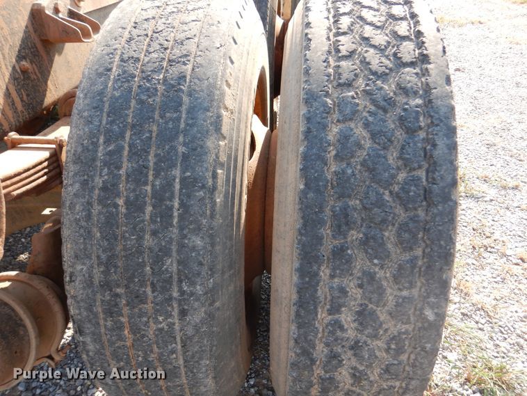 image for item DK2360 1993 Mack CH613  semi truck