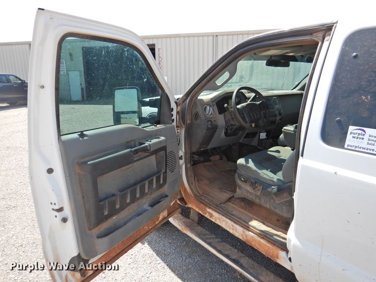 image for item DK2429 2015 Ford F250 Super Duty  SuperCab bale bed pickup truck