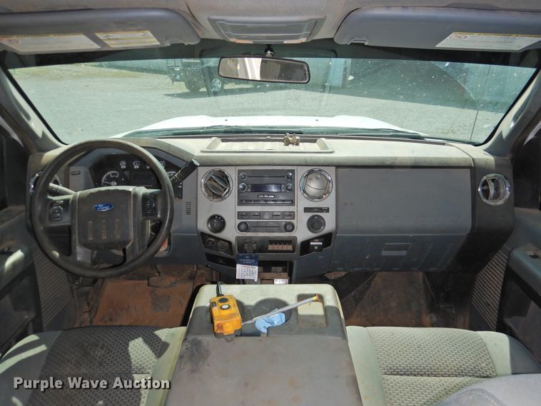 image for item DK2429 2015 Ford F250 Super Duty  SuperCab bale bed pickup truck