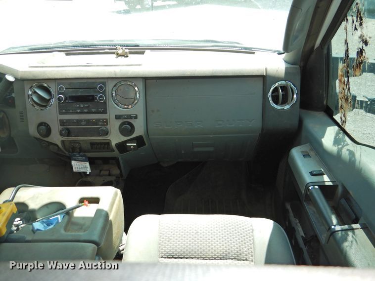 image for item DK2429 2015 Ford F250 Super Duty  SuperCab bale bed pickup truck