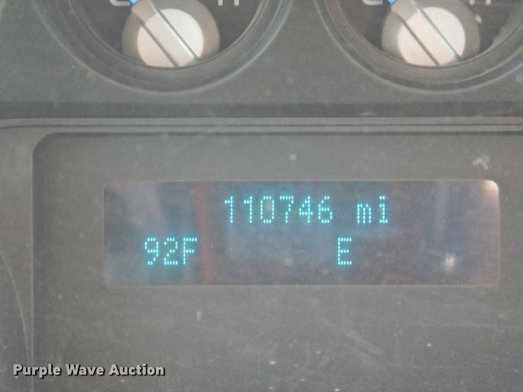 image for item DK2429 2015 Ford F250 Super Duty  SuperCab bale bed pickup truck