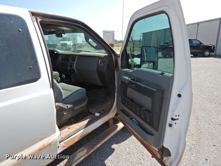 image for item DK2429 2015 Ford F250 Super Duty  SuperCab bale bed pickup truck