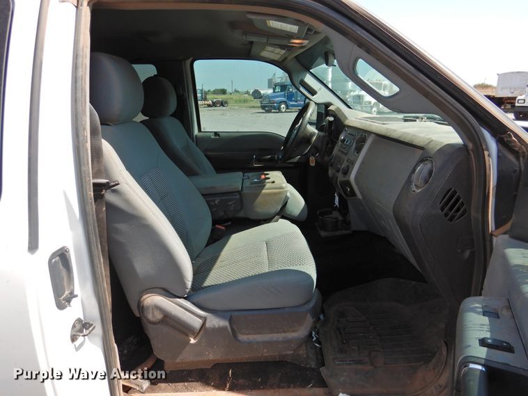 image for item DK2429 2015 Ford F250 Super Duty  SuperCab bale bed pickup truck