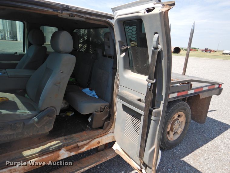 image for item DK2429 2015 Ford F250 Super Duty  SuperCab bale bed pickup truck