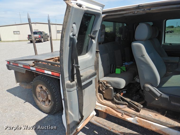 image for item DK2429 2015 Ford F250 Super Duty  SuperCab bale bed pickup truck