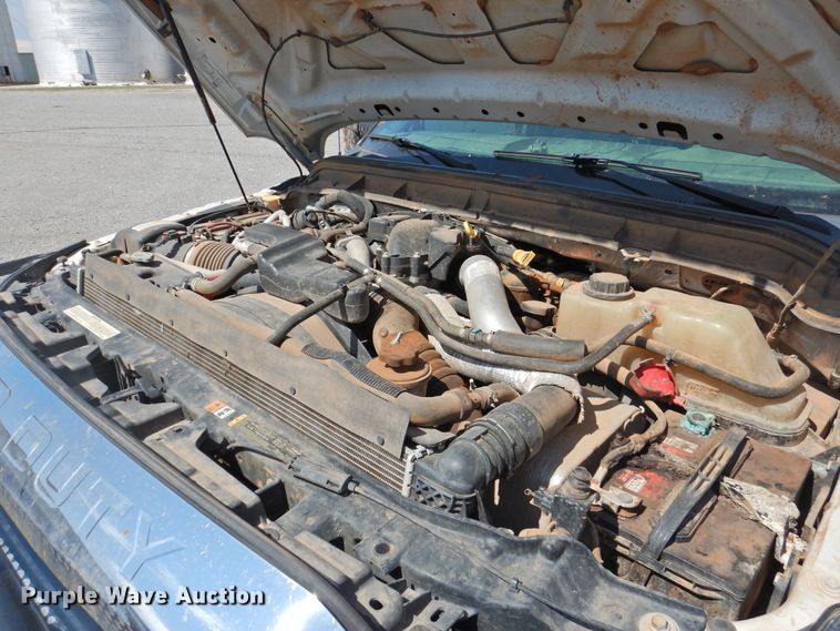 image for item DK2429 2015 Ford F250 Super Duty  SuperCab bale bed pickup truck