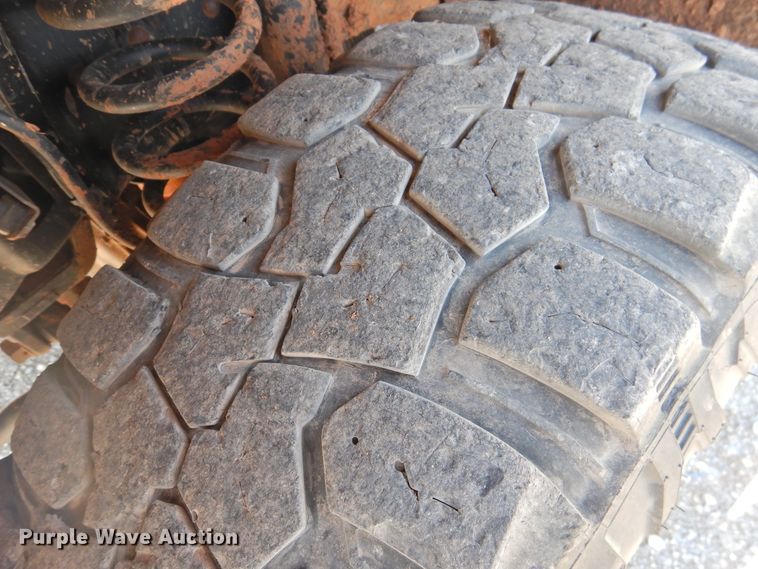 image for item DK2429 2015 Ford F250 Super Duty  SuperCab bale bed pickup truck