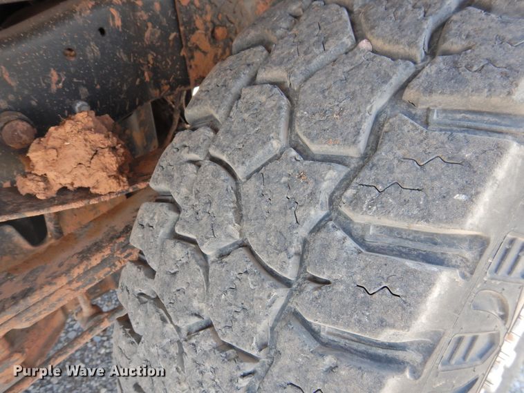 image for item DK2429 2015 Ford F250 Super Duty  SuperCab bale bed pickup truck