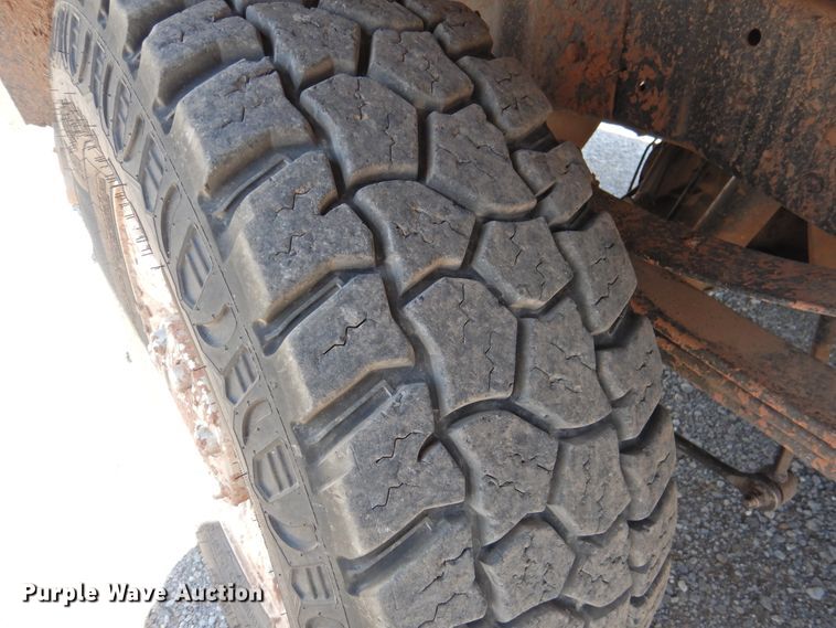 image for item DK2429 2015 Ford F250 Super Duty  SuperCab bale bed pickup truck