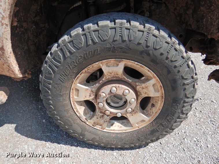 image for item DK2429 2015 Ford F250 Super Duty  SuperCab bale bed pickup truck