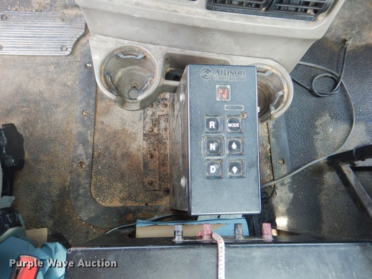 image for item DH7271 2007 Mack CXN613  semi truck