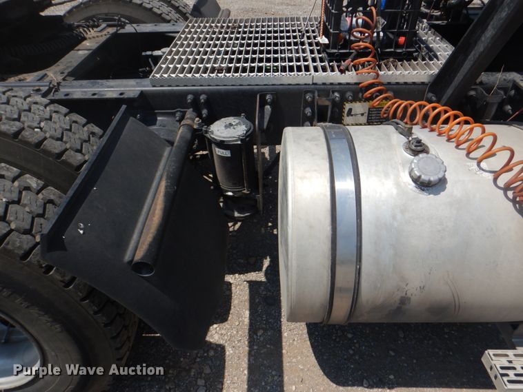 image for item DH7271 2007 Mack CXN613  semi truck