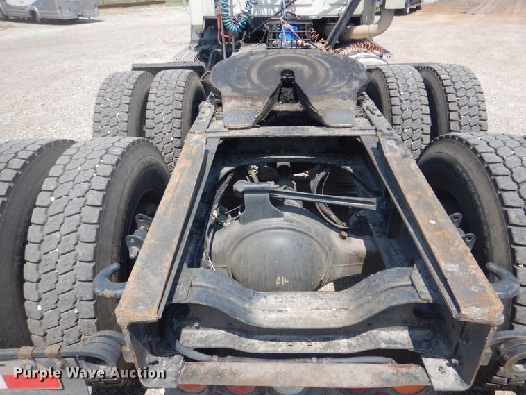 image for item DH7271 2007 Mack CXN613  semi truck