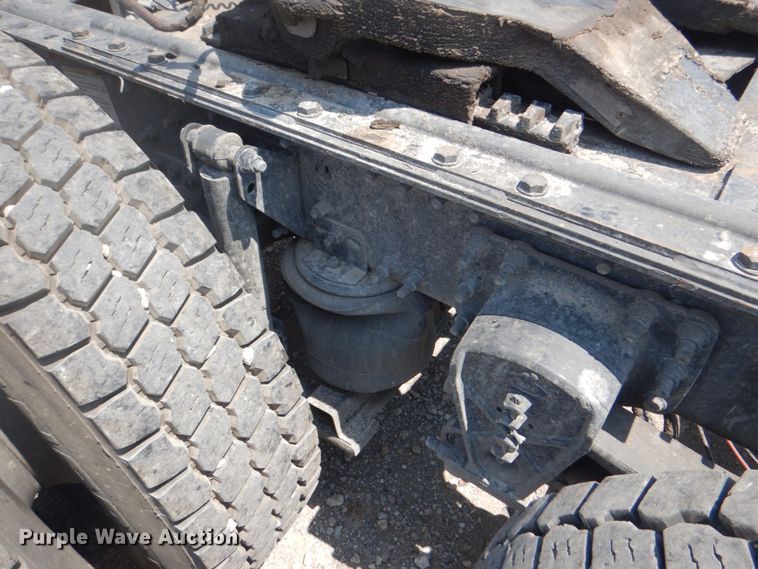 image for item DH7271 2007 Mack CXN613  semi truck