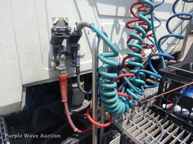 image for item DH7271 2007 Mack CXN613  semi truck