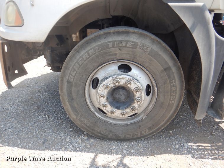 image for item DH7271 2007 Mack CXN613  semi truck