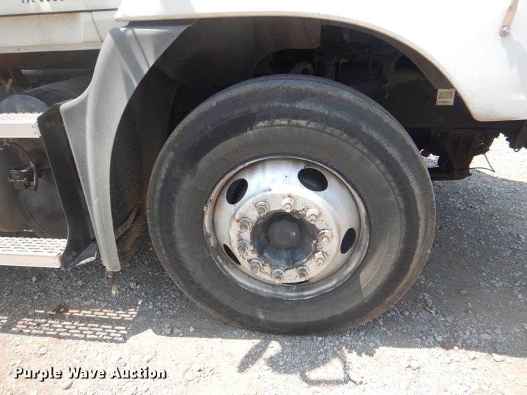 image for item DH7271 2007 Mack CXN613  semi truck