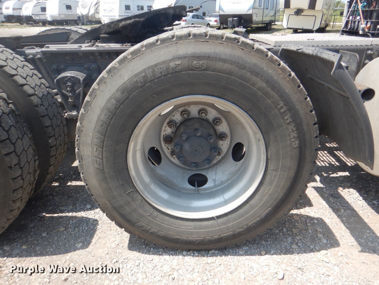 image for item DH7271 2007 Mack CXN613  semi truck