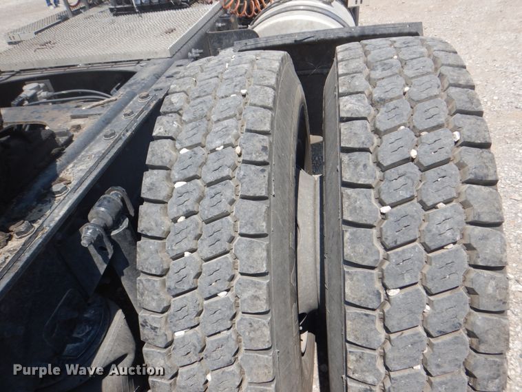 image for item DH7271 2007 Mack CXN613  semi truck