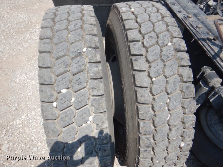 image for item DH7271 2007 Mack CXN613  semi truck