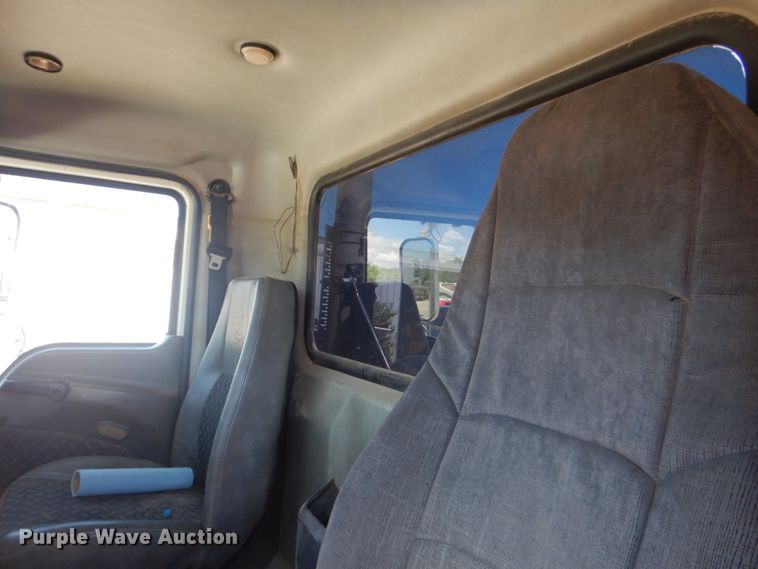 image for item DH7272 2015 Mack CHU613  semi truck