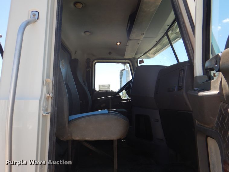 image for item DH7272 2015 Mack CHU613  semi truck