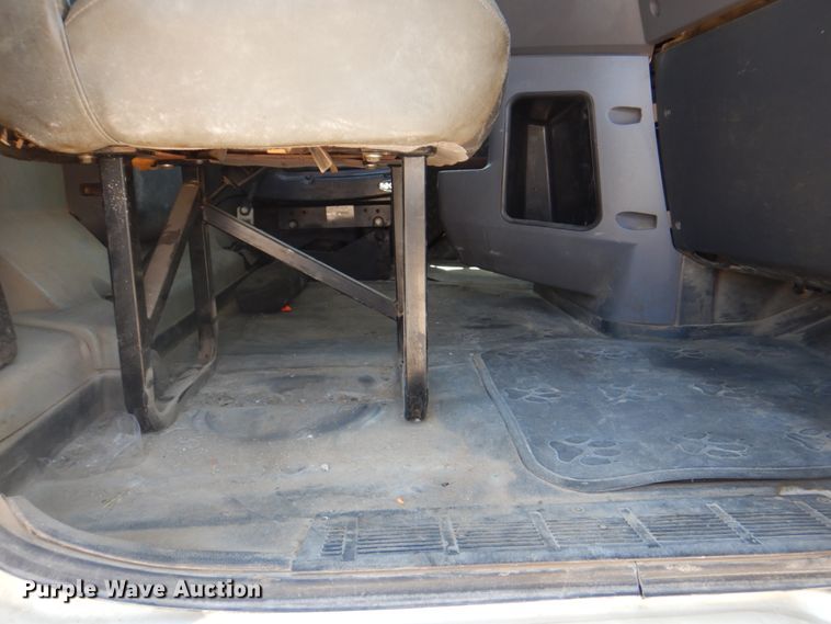 image for item DH7272 2015 Mack CHU613  semi truck