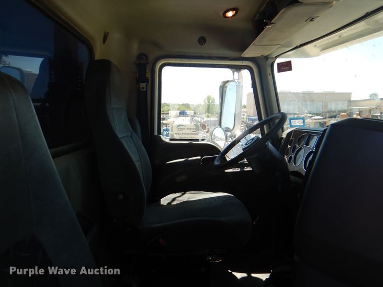 image for item DH7272 2015 Mack CHU613  semi truck