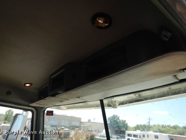 image for item DH7272 2015 Mack CHU613  semi truck