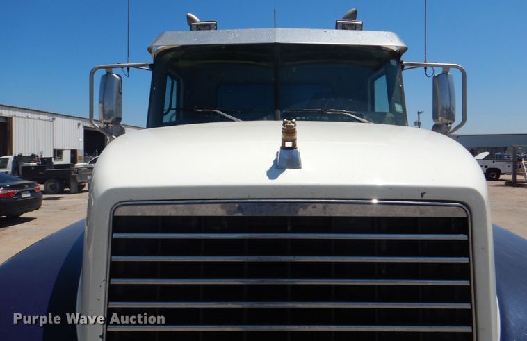 image for item DH7272 2015 Mack CHU613  semi truck