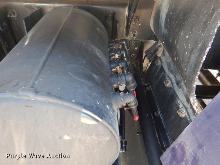 image for item DH7272 2015 Mack CHU613  semi truck