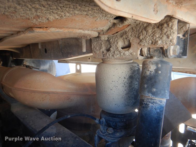 image for item DH7272 2015 Mack CHU613  semi truck