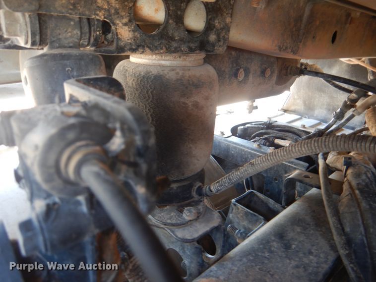 image for item DH7272 2015 Mack CHU613  semi truck