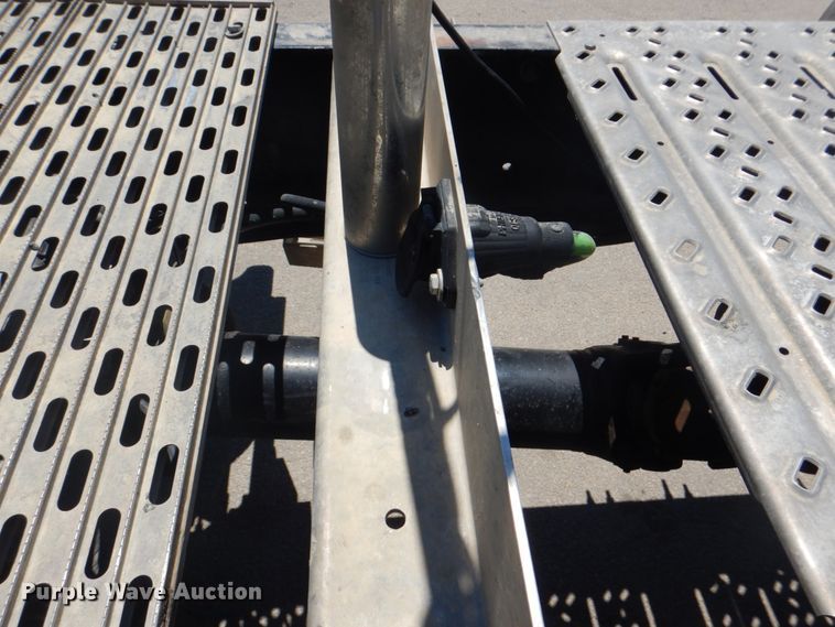 image for item DH7272 2015 Mack CHU613  semi truck